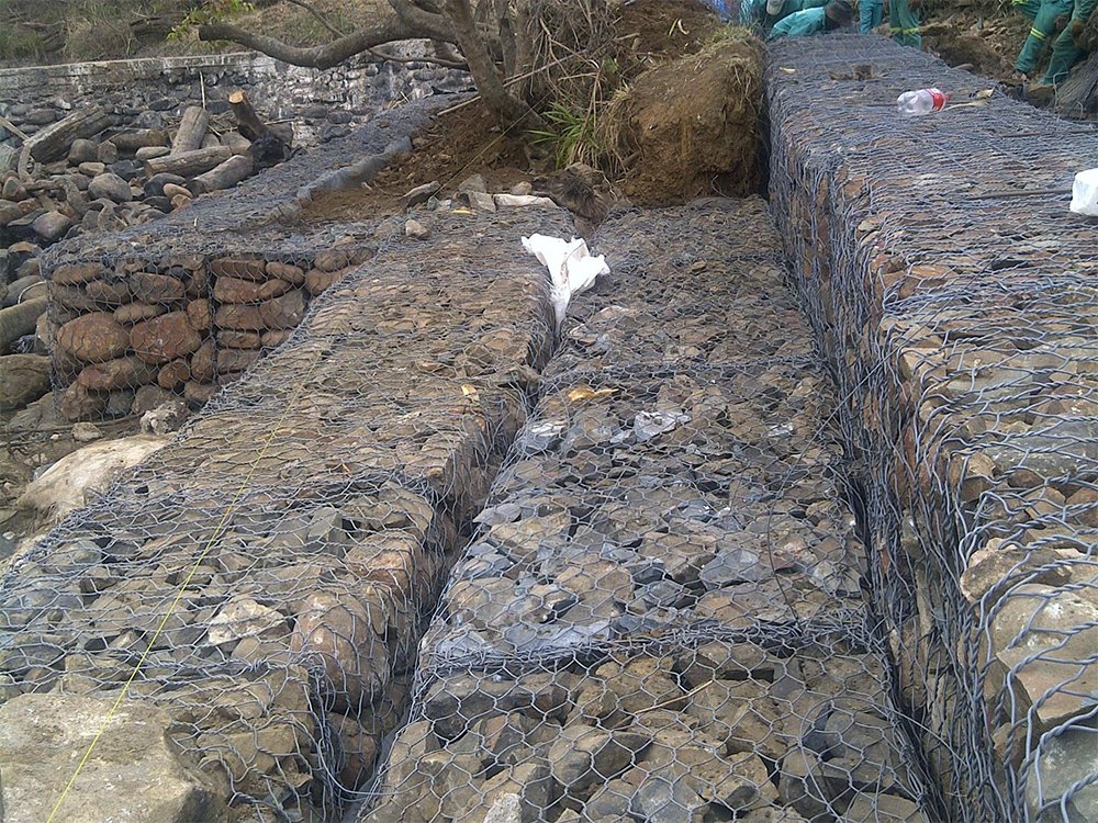 護(hù)坡石籠網(wǎng) 護(hù)坡石籠網(wǎng)